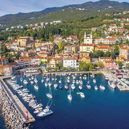 Lejlighed In With Kitchen Volosko