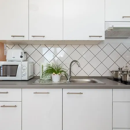 Apartment In With Kitchen *