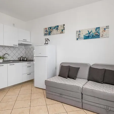 Apartment In With Kitchen Volosko