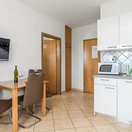 In With Kitchen * Volosko