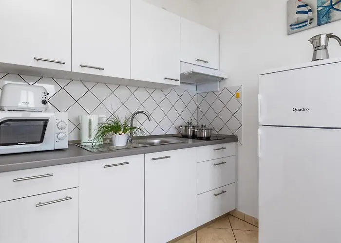 Apartament In With Kitchen *